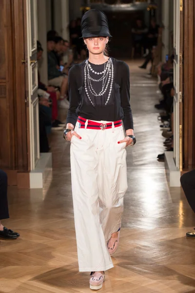 Look 1